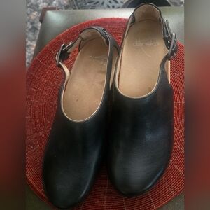 Womens Black DANSKO Shoes w Rivets and Buckle Sz 37 NWT